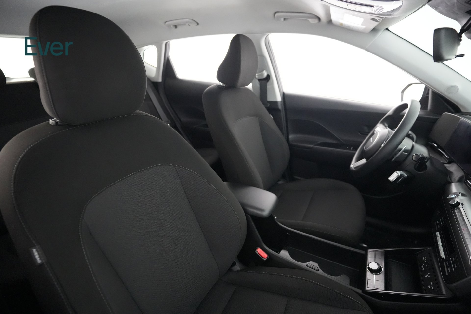 Used 2024 Hyundai Kona SE FWD image 23