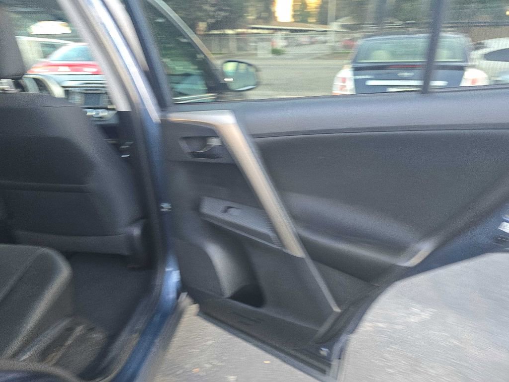 Used 2014 Toyota RAV4 LE image 16