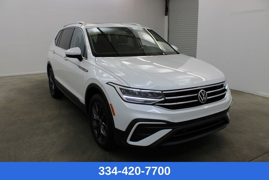 Certified 2023 Volkswagen Tiguan SE w/ Panoramic Sunroof Package image 5