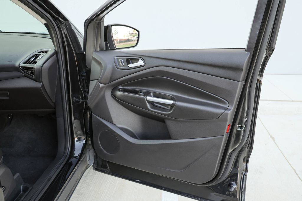 Used 2015 Ford Escape Titanium image 18