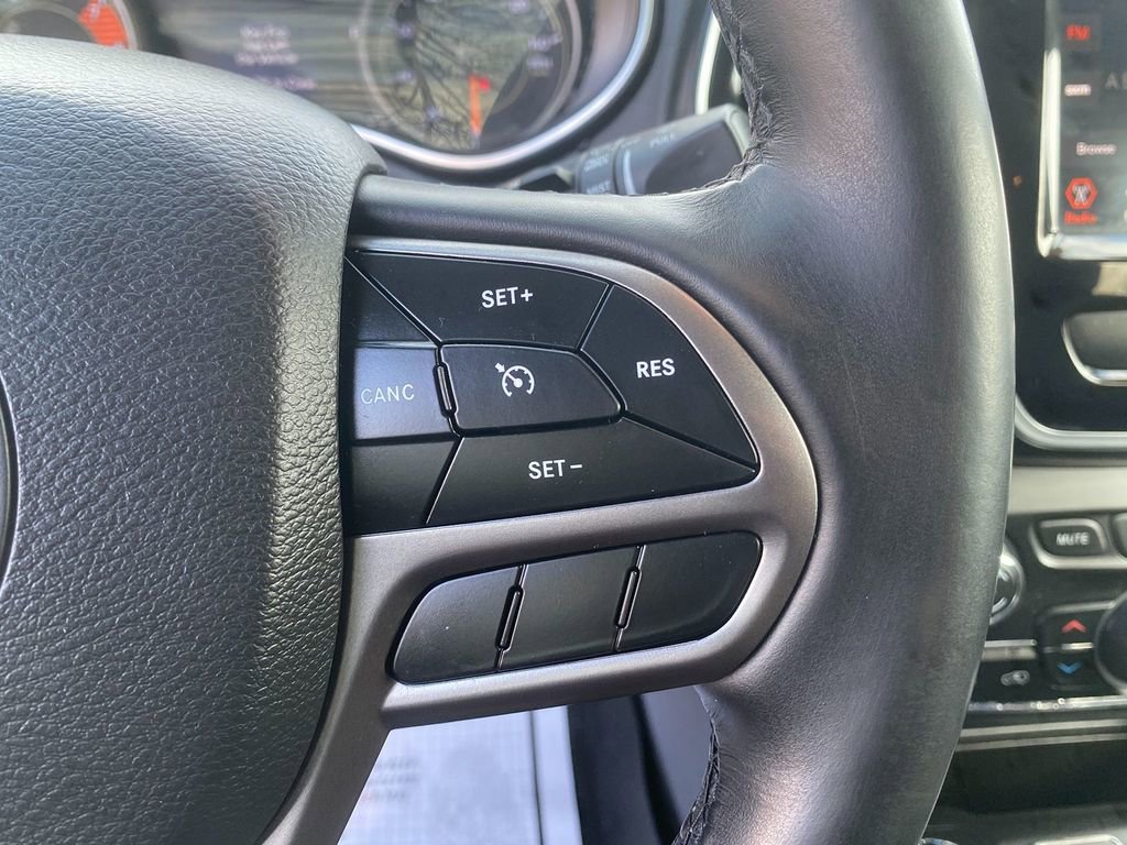 Used 2019 Jeep Cherokee Limited image 17