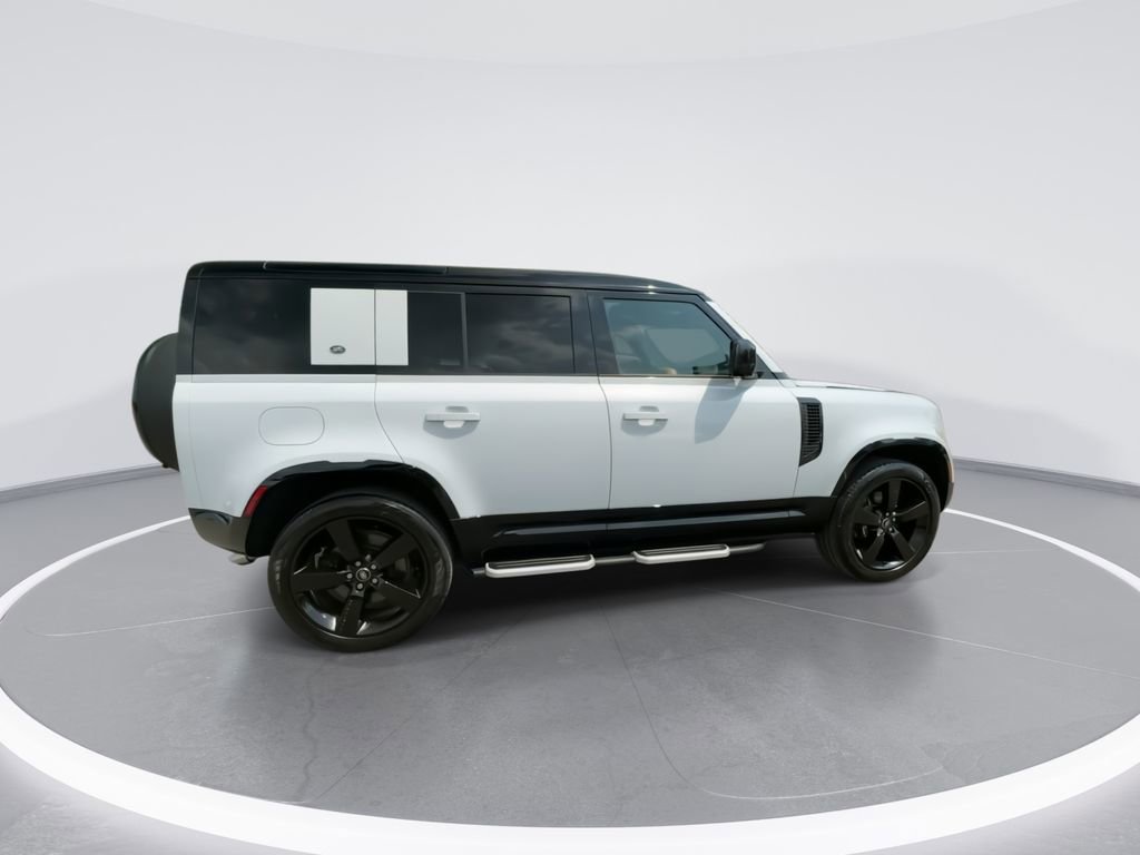 Used 2023 Land Rover Defender 110 V8 AWD/4WD image 12