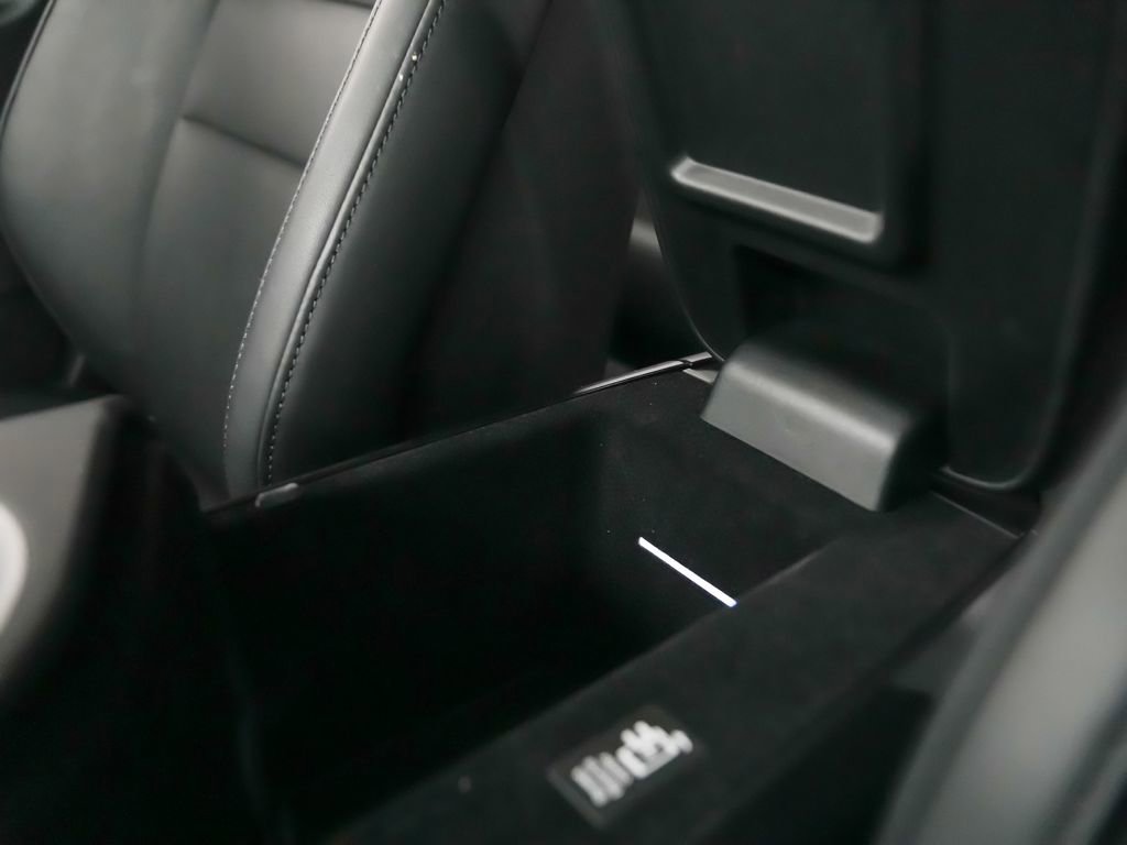 Used 2025 Porsche Taycan 4S AWD/4WD image 35