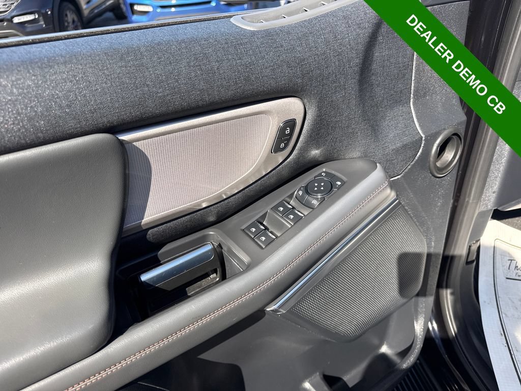 Used 2025 Ford Expedition Active AWD/4WD image 26