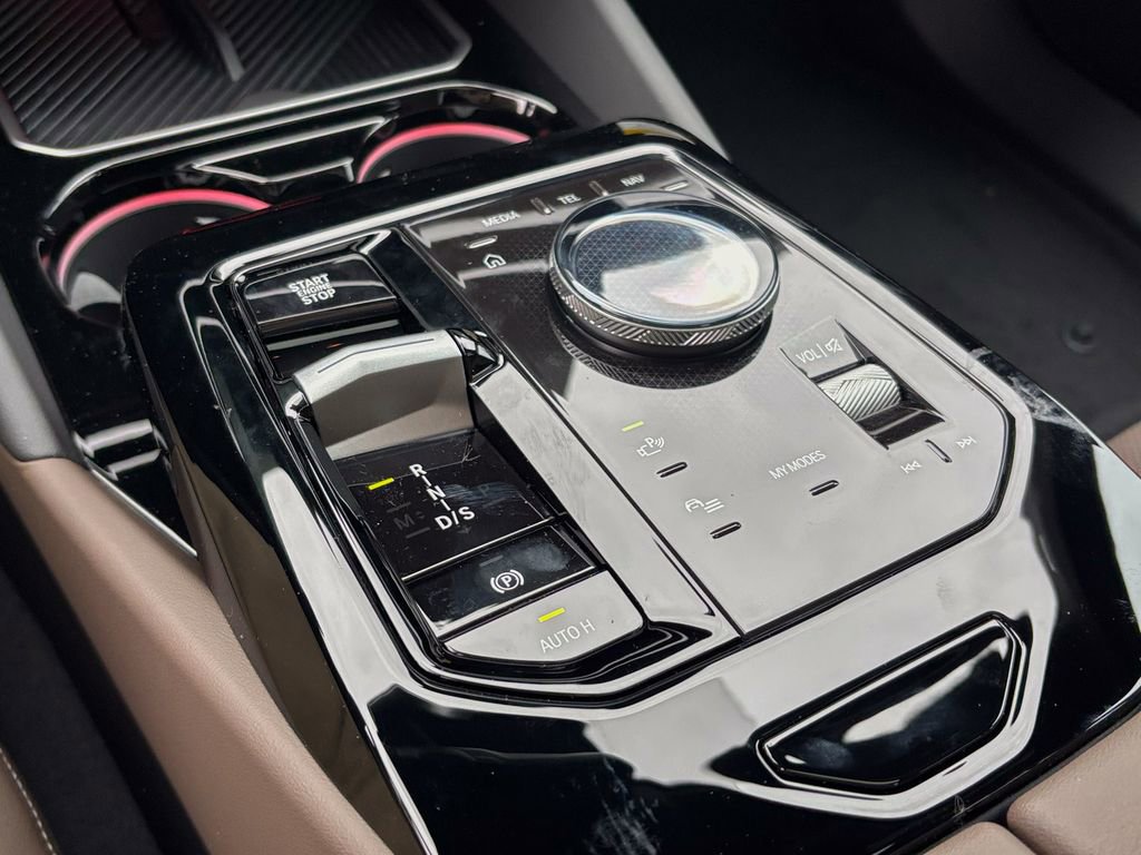 New 2026 BMW 530i xDrive w/ Premium Package image 28