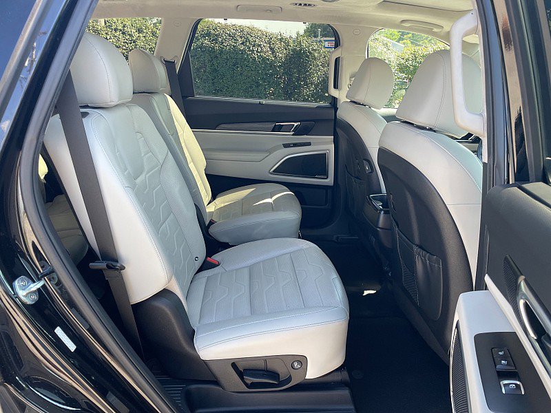 Used 2022 Kia Telluride SX w/ SX Prestige Package image 32