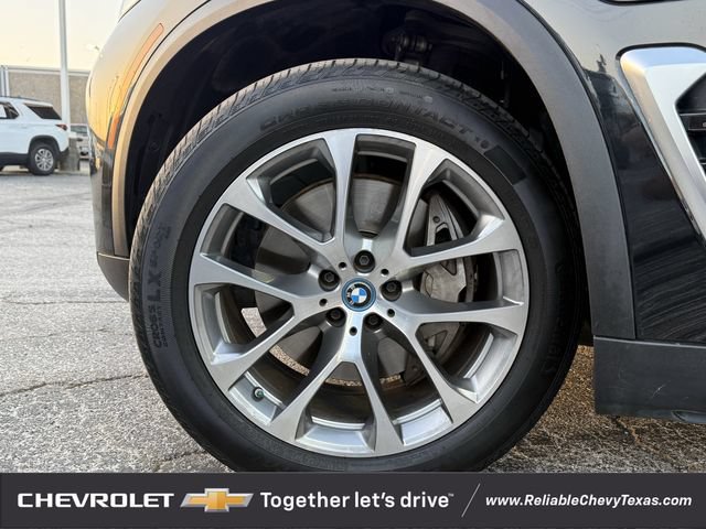 Used 2024 BMW X5 xDrive50e w/ Parking Assistance Package AWD/4WD image 10