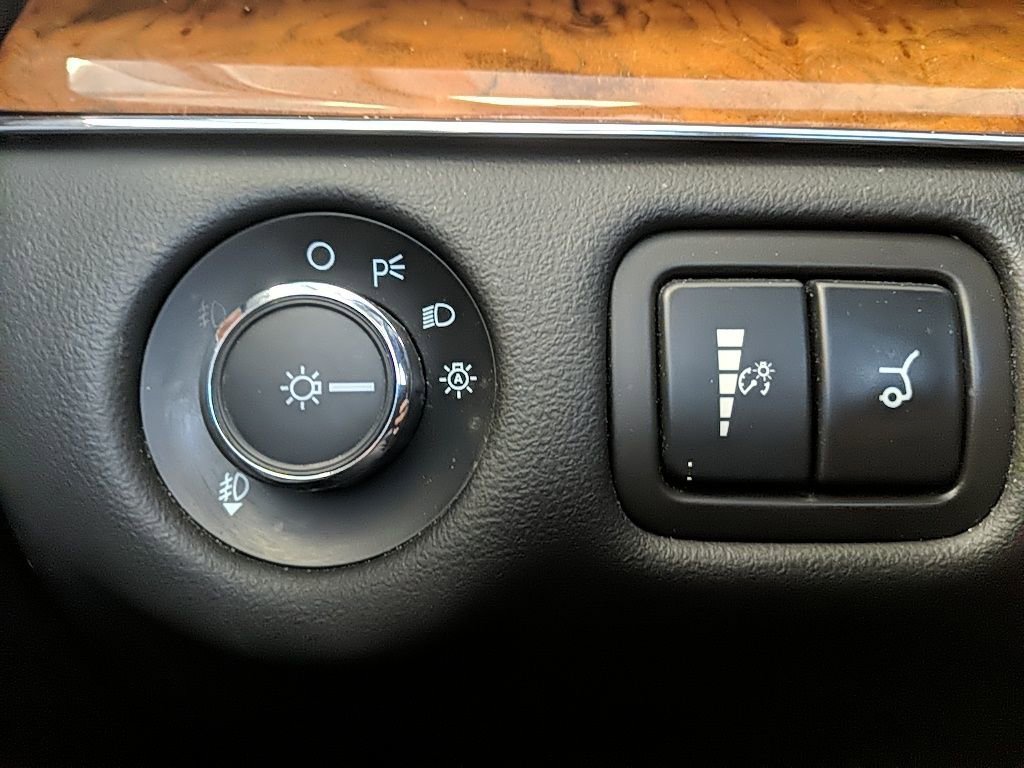 Used 2019 Lincoln MKT AWD image 26