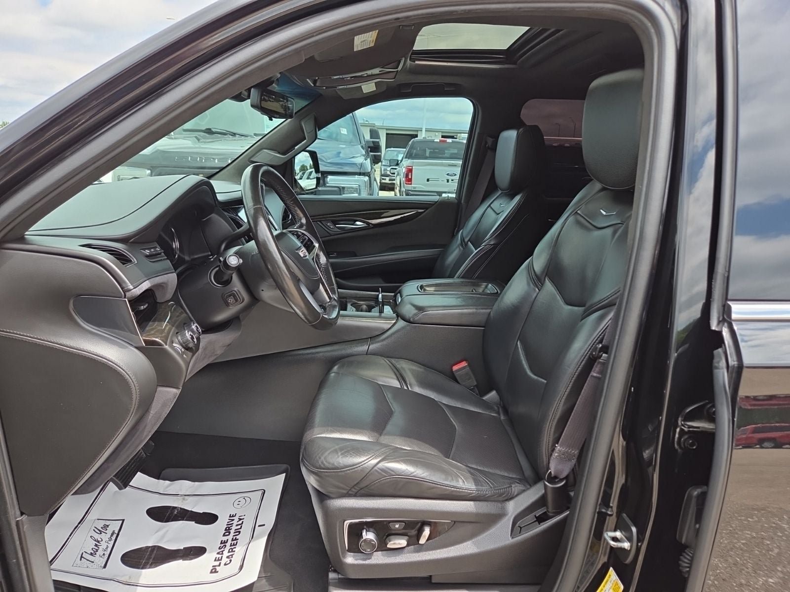 Used 2017 Cadillac Escalade Platinum AWD/4WD image 2