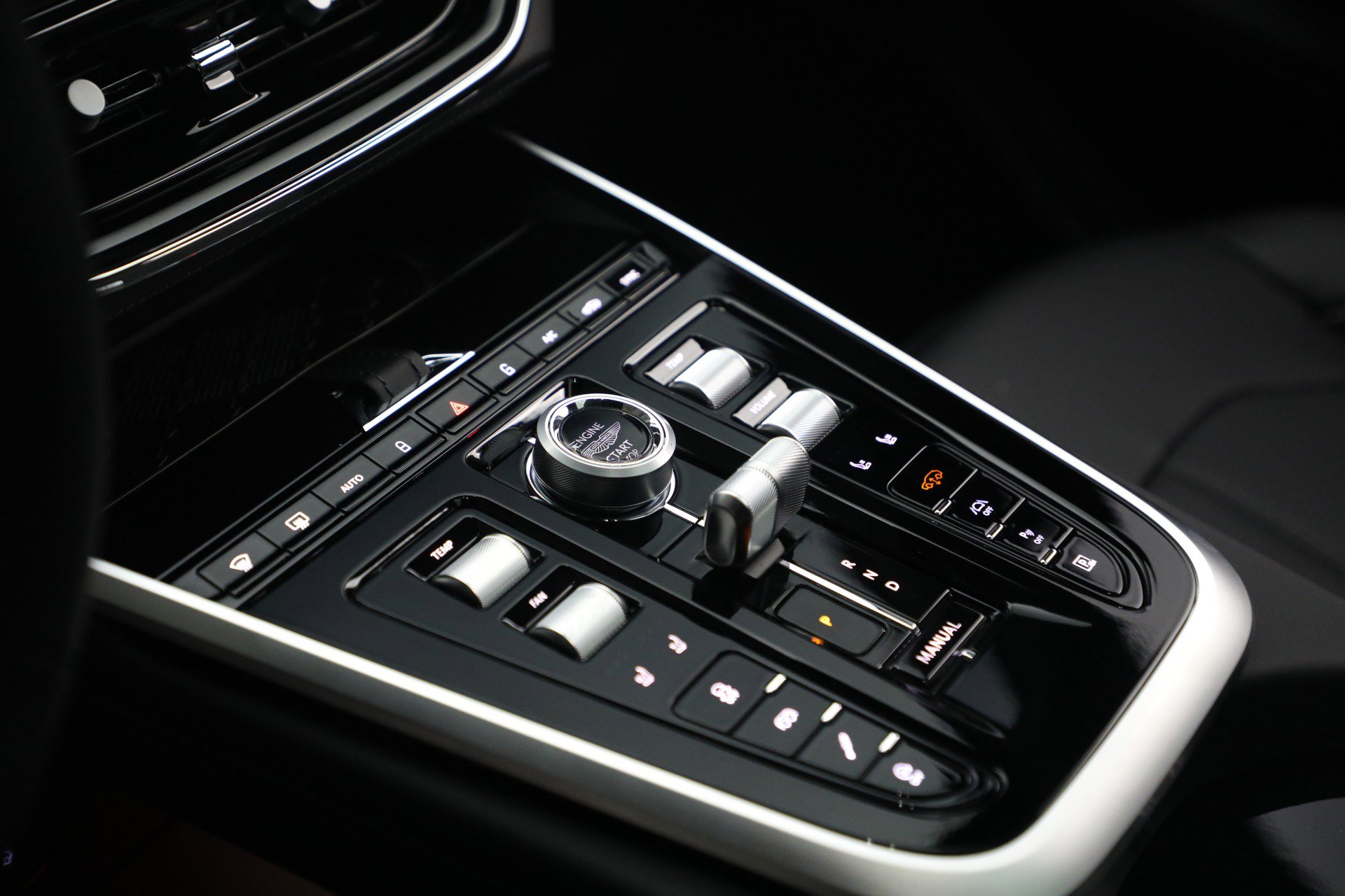 New 2026 Aston Martin DBX S image 32