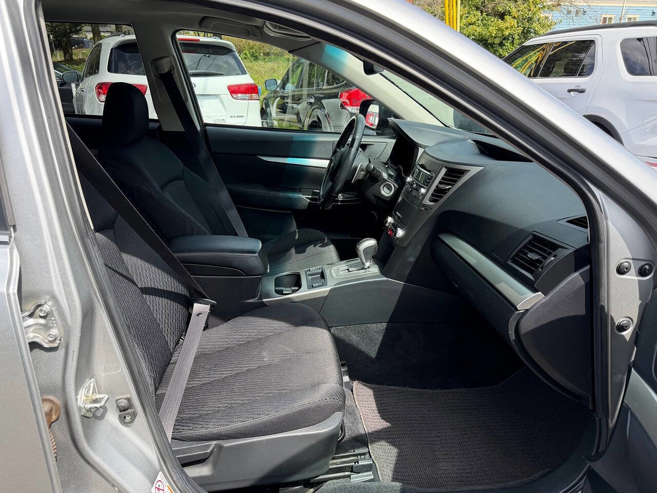 Used 2011 Subaru Outback 2.5i Premium AWD/4WD image 15