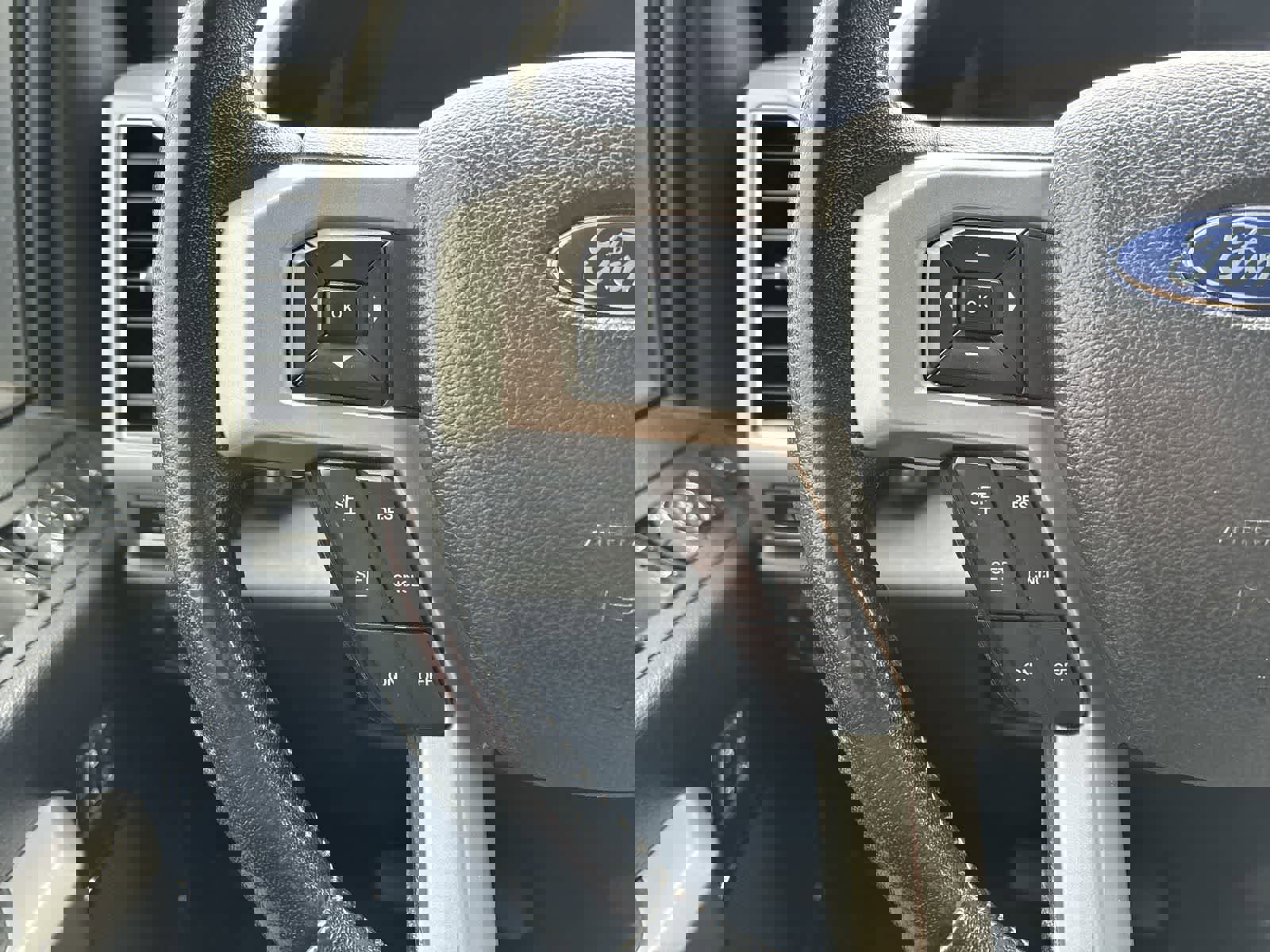 Used 2020 Ford F350 Lariat w/ Tremor Off-Road Package image 9