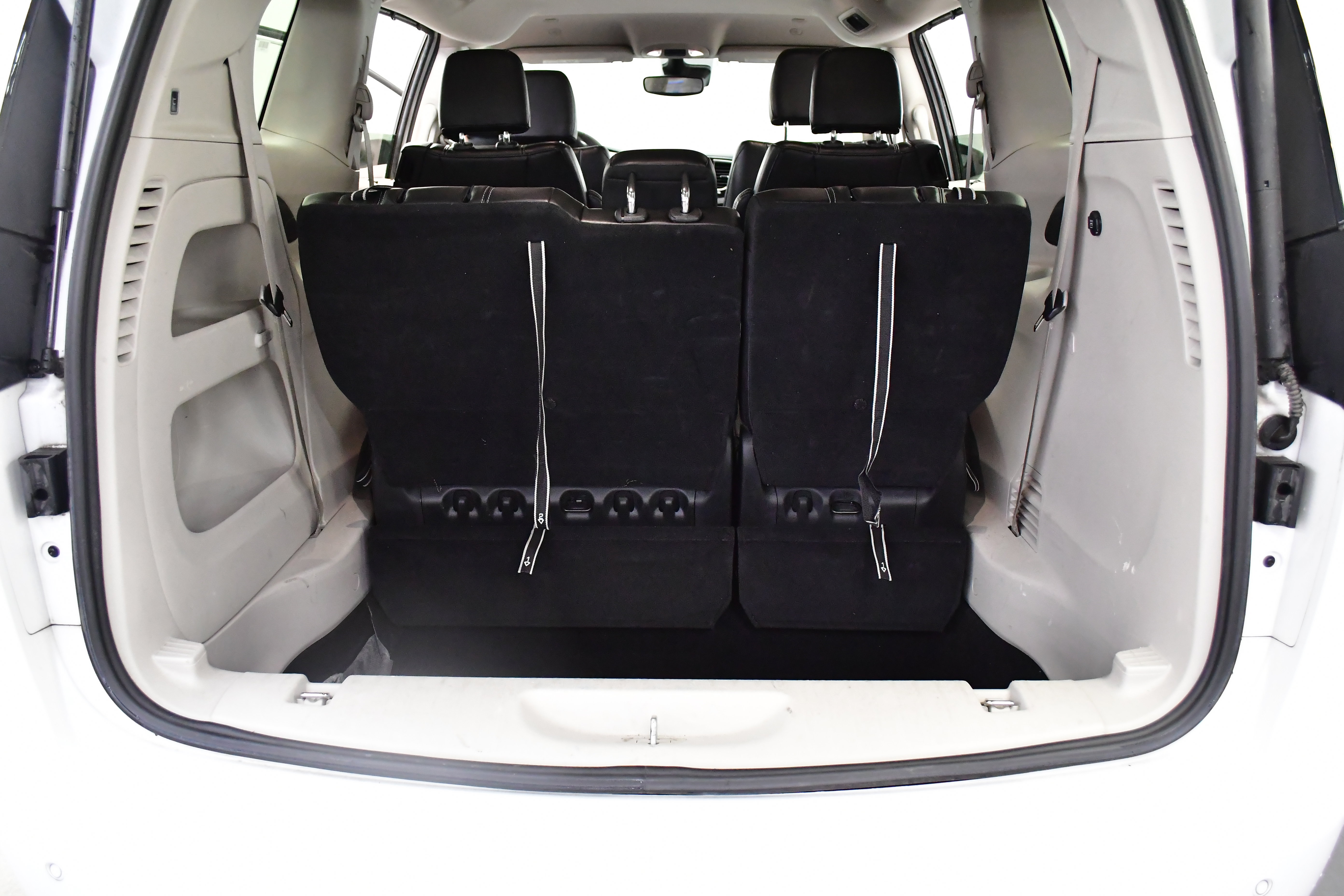 Used 2023 Chrysler Pacifica Touring-L FWD image 8