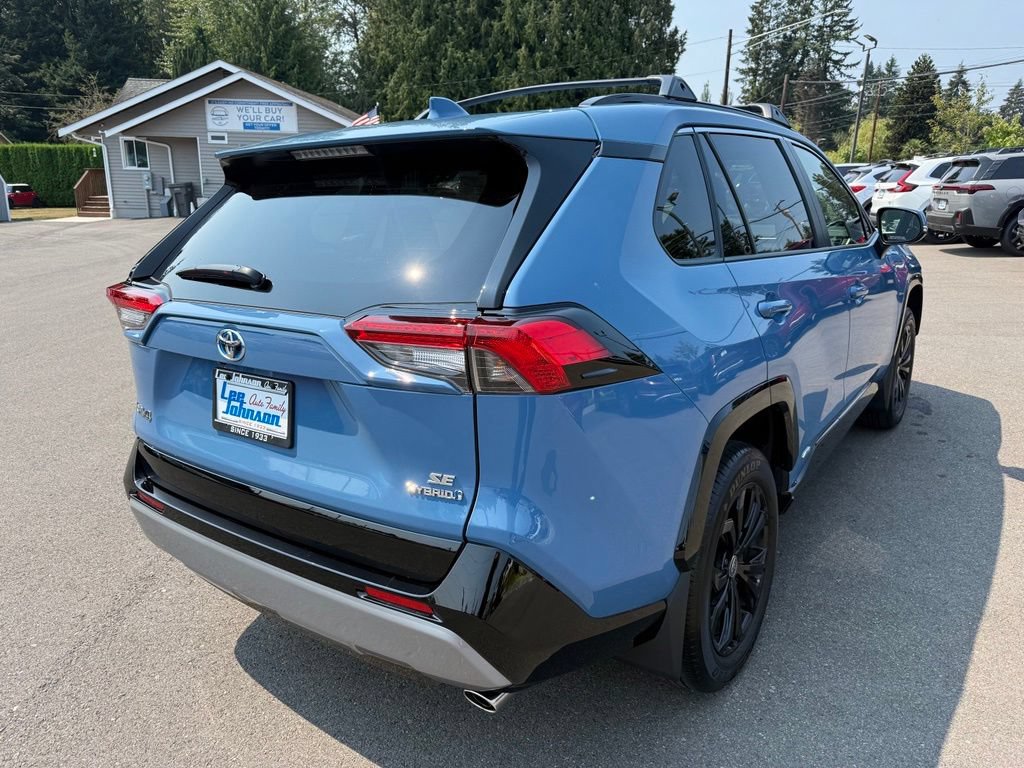 Used 2024 Toyota RAV4 SE w/ Convenience Package AWD/4WD image 5