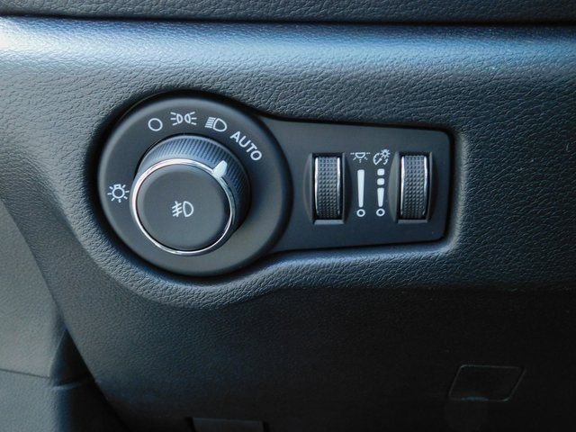 New 2026 Chrysler Pacifica Select image 32