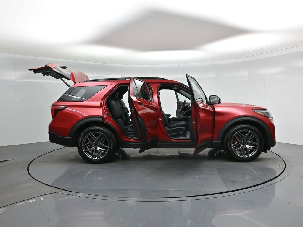 New 2026 Ford Explorer ST-Line w/ ST-Line Street Pack RWD image 4