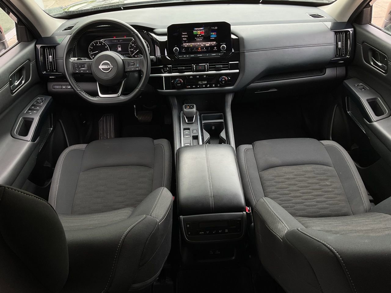 Used 2025 Nissan Pathfinder SV image 21