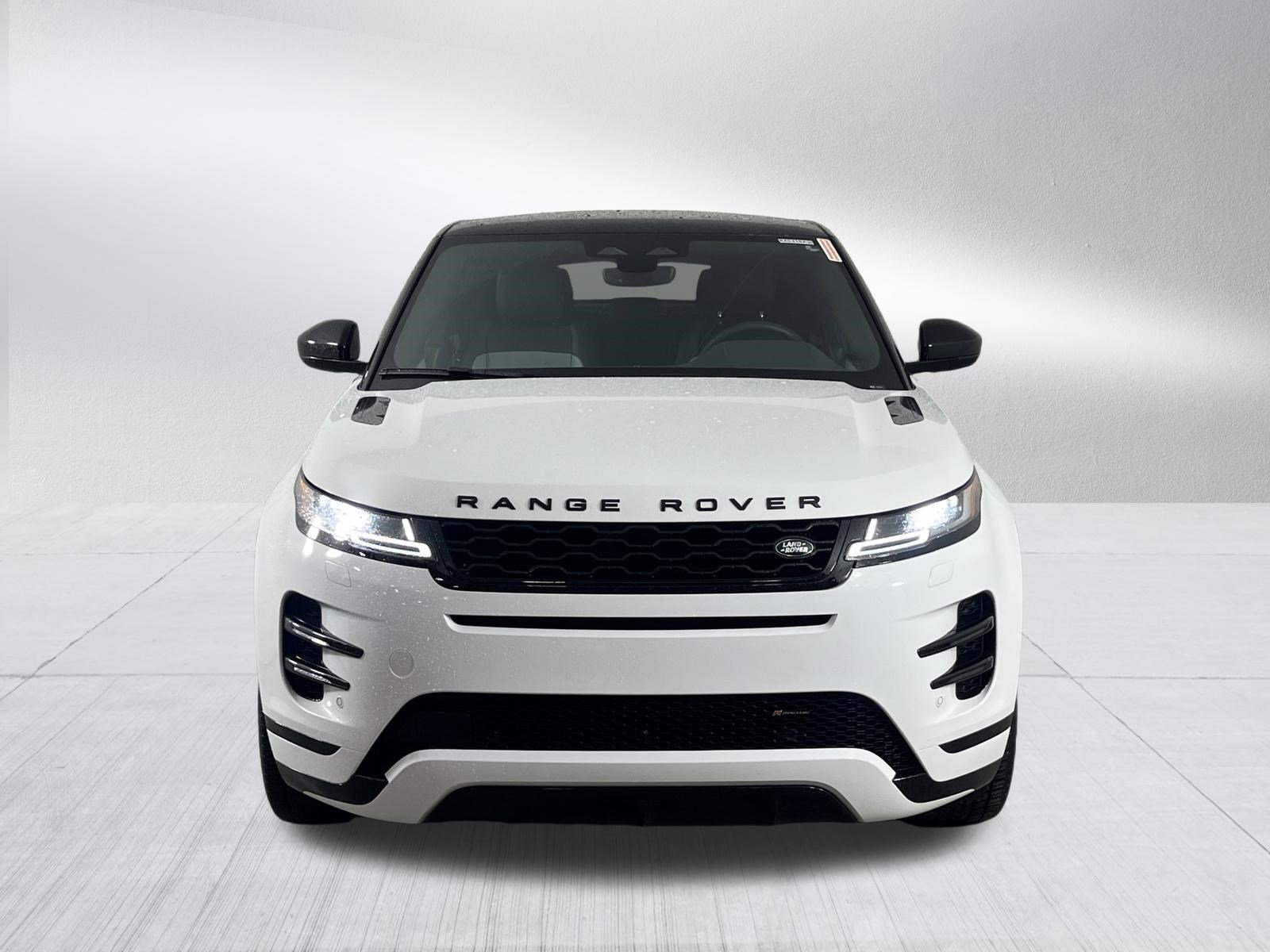 Used 2023 Land Rover Range Rover Evoque R-Dynamic SE image 2