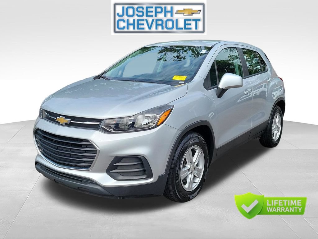 Used 2020 Chevrolet Trax LS FWD image 2