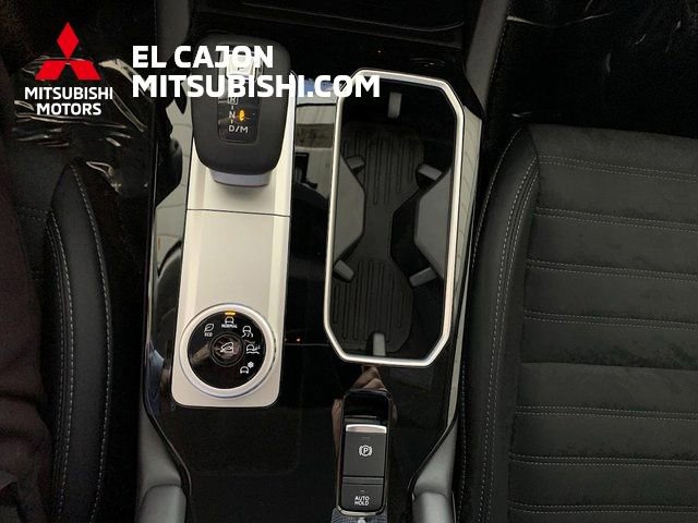 New 2026 Mitsubishi Outlander SE FWD image 19