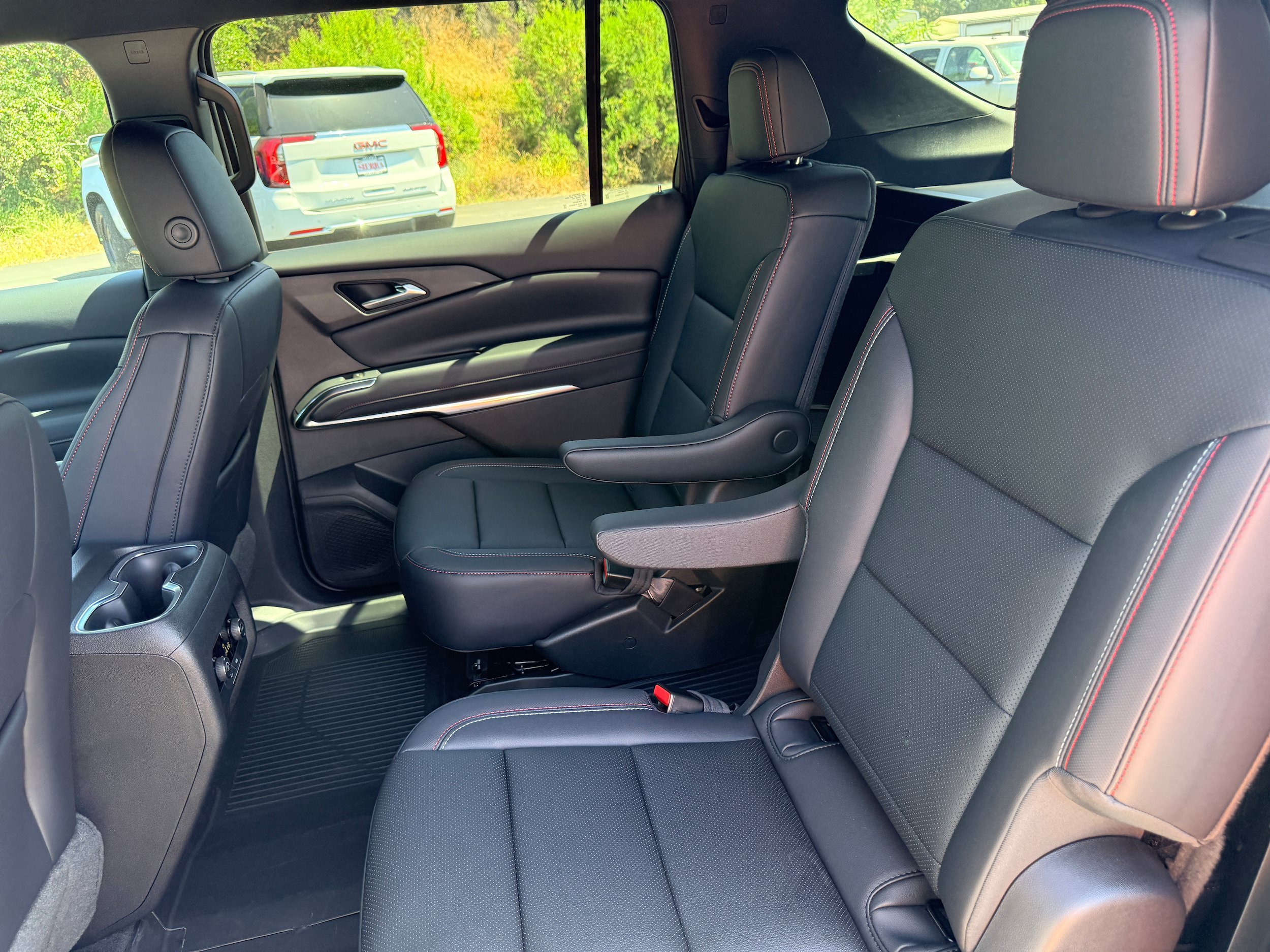 New 2026 Chevrolet Traverse Z71 w/ Driver Confidence Package AWD/4WD image 8