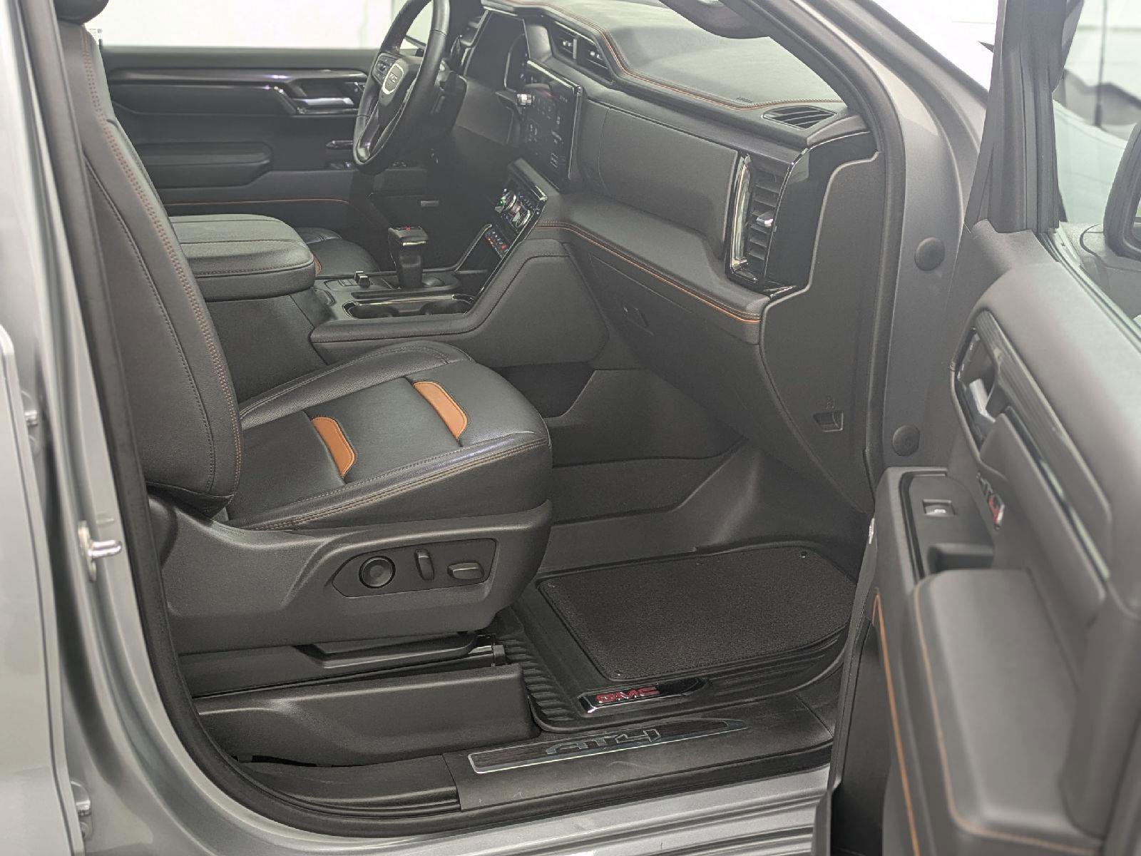 Used 2023 GMC Sierra 1500 AT4 w/ Technology Package image 11