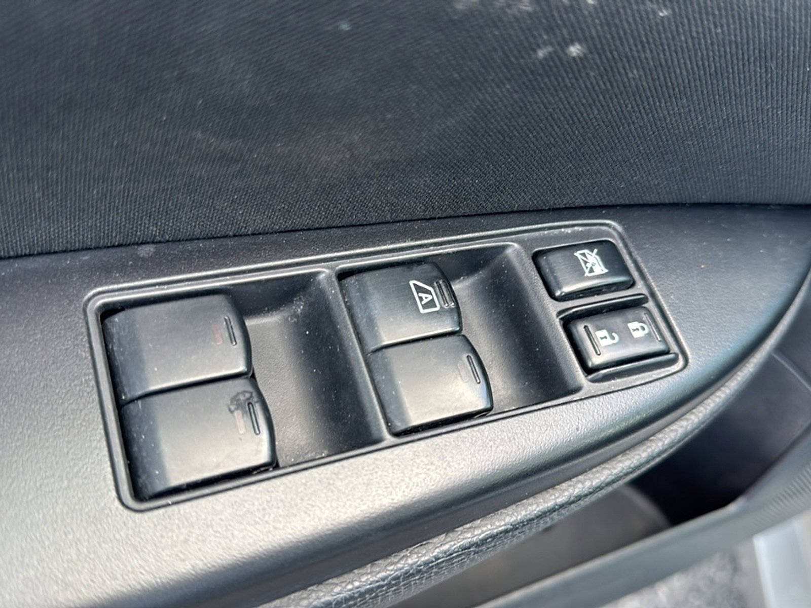 Used 2011 Subaru Legacy 2.5i Premium AWD/4WD image 16