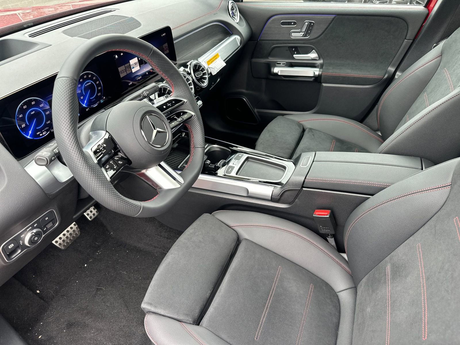 New 2024 Mercedes-Benz EQB 300 4MATIC image 10