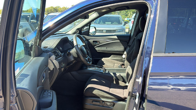 Used 2022 Honda Pilot Sport image 9