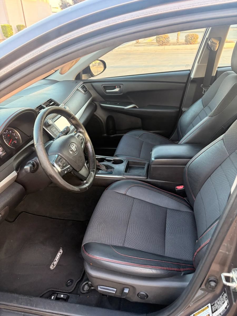 Used 2016 Toyota Camry SE FWD image 9