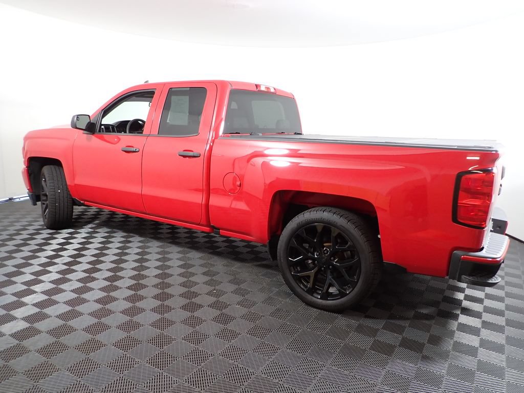 Used 2018 Chevrolet Silverado 1500 Custom w/ Custom Convenience Package RWD image 12