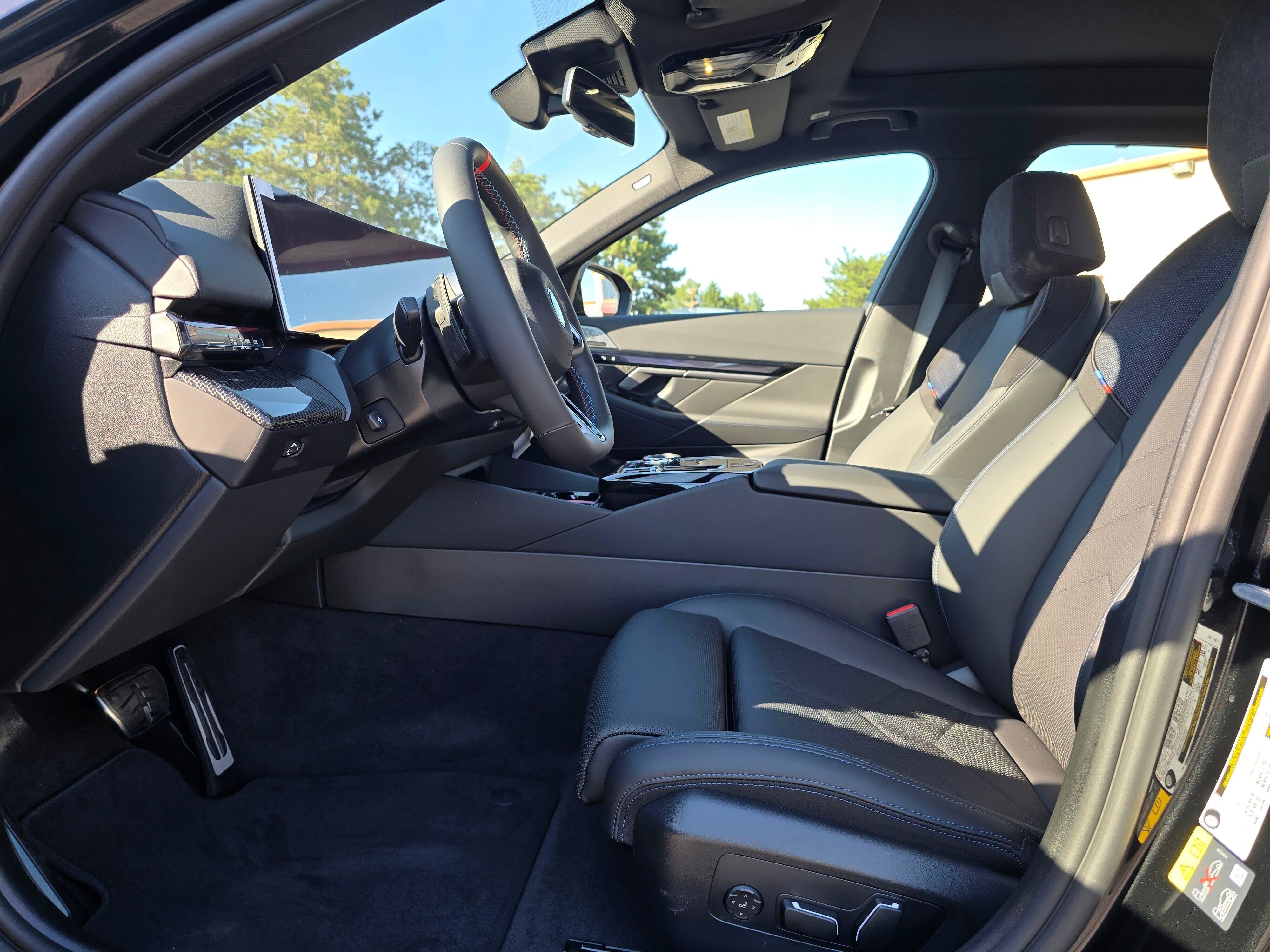 New 2026 BMW i5 M60 w/ Executive Package AWD/4WD image 10