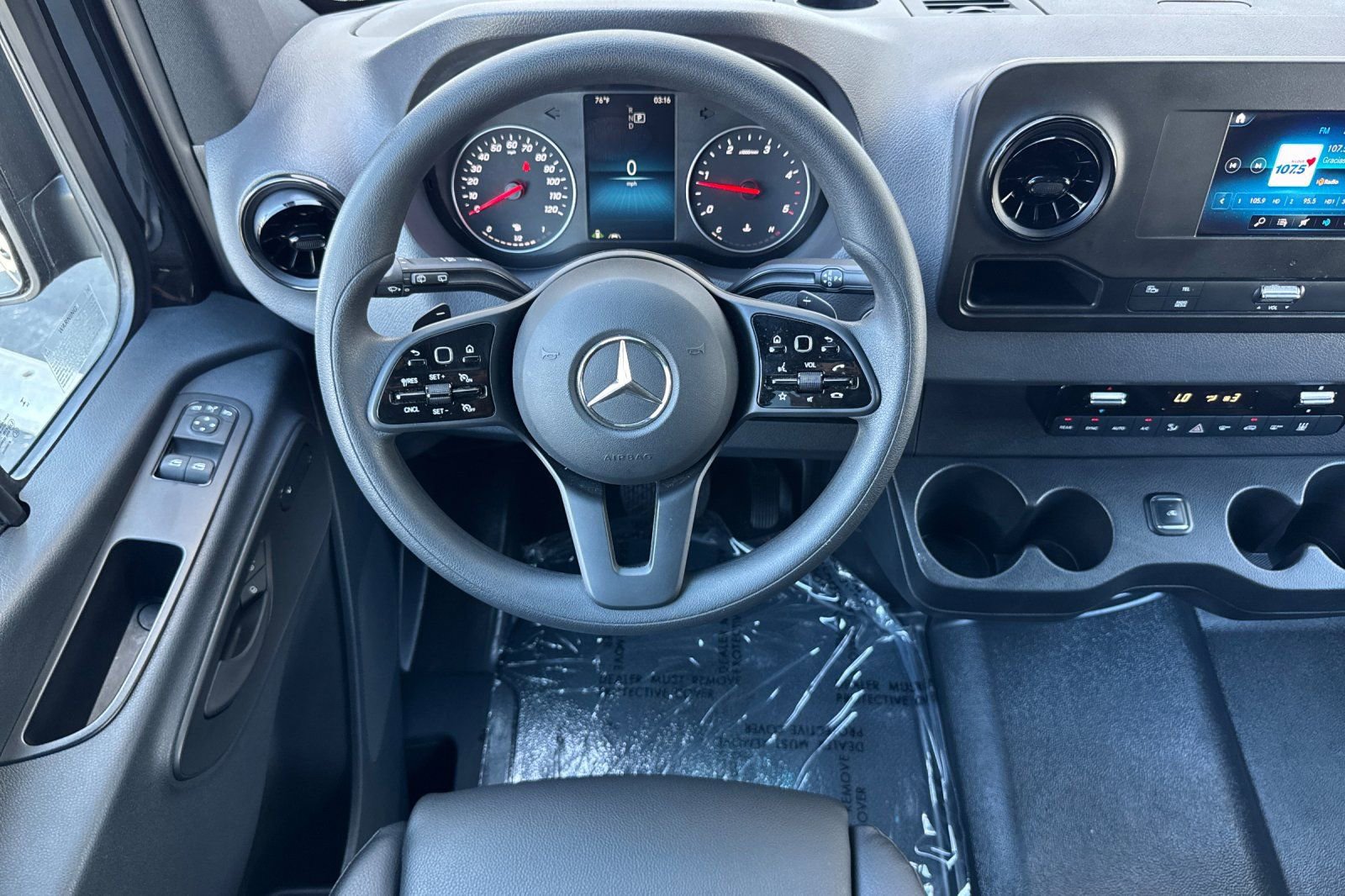 Used 2024 Mercedes-Benz Sprinter 2500 image 15