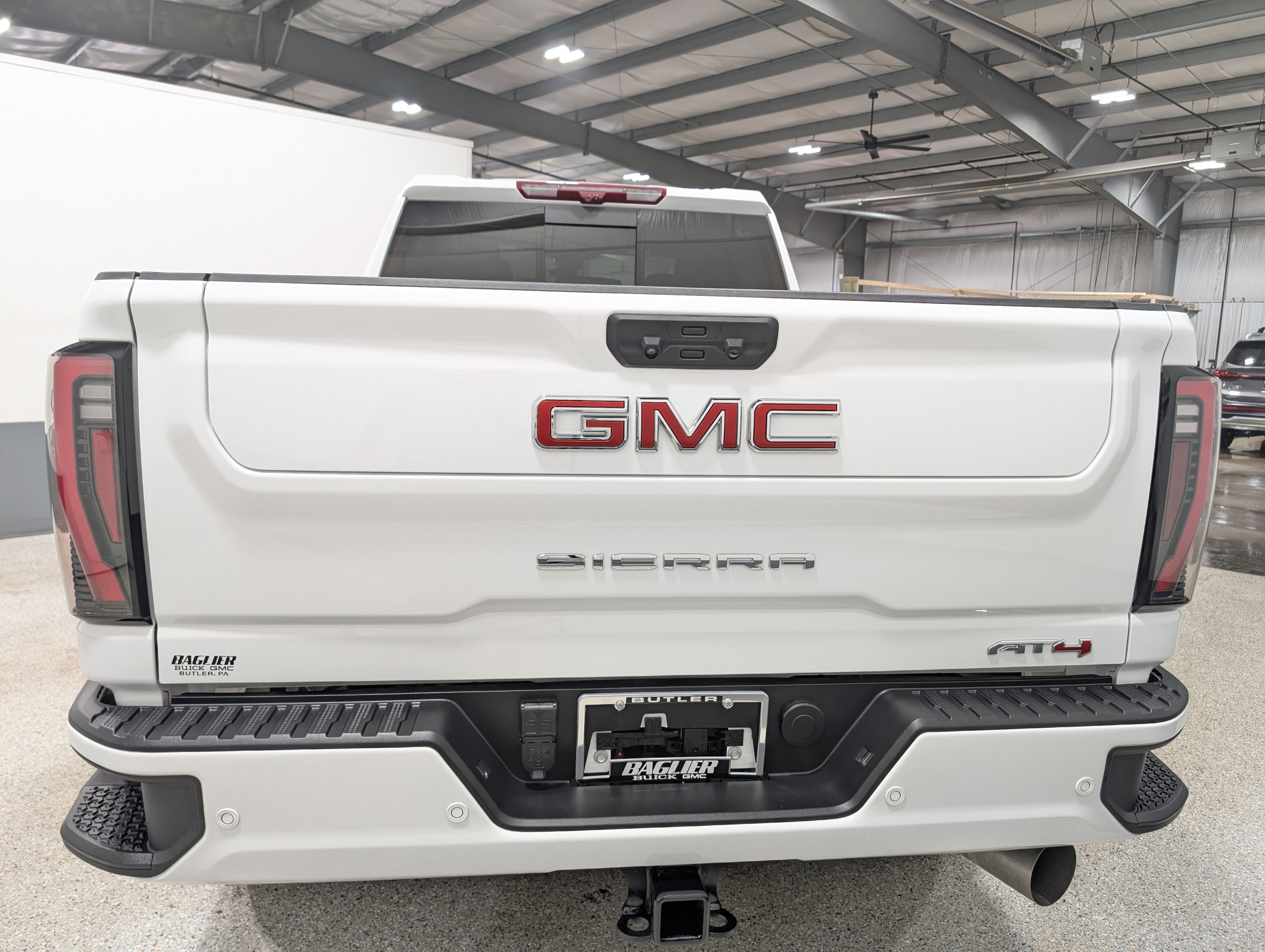 Used 2025 GMC Sierra 2500 AT4 w/ AT4 Premium Plus Package image 4
