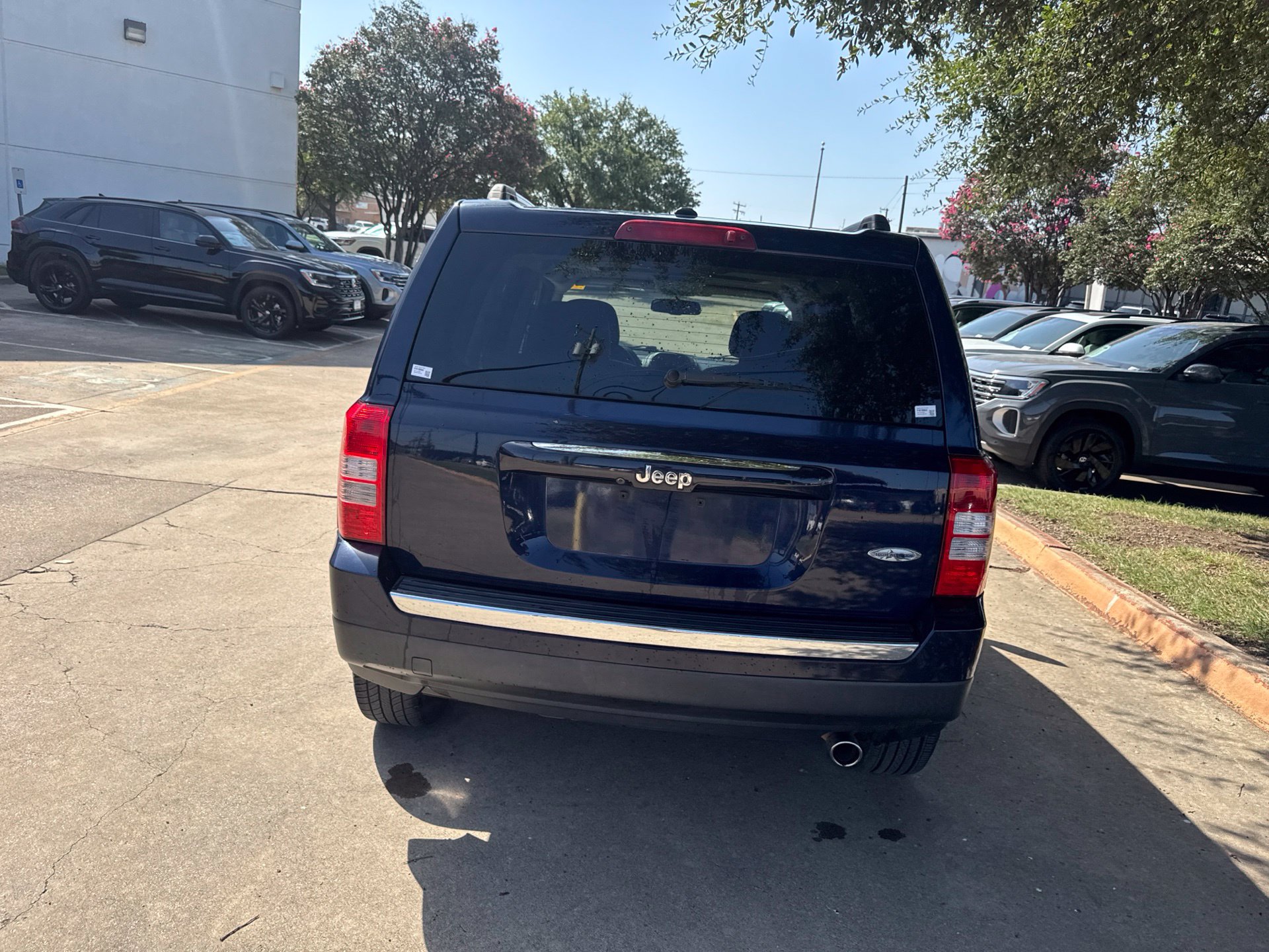 Used 2016 Jeep Patriot High Altitude FWD image 6