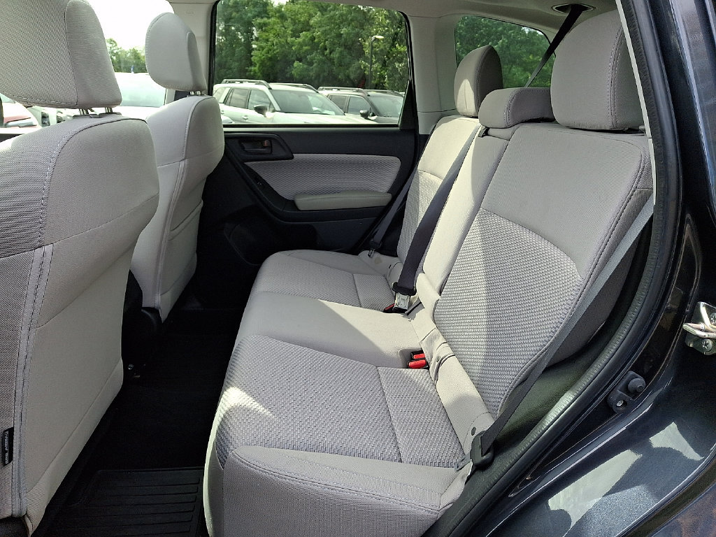Used 2017 Subaru Forester 2.5i Premium AWD/4WD image 10