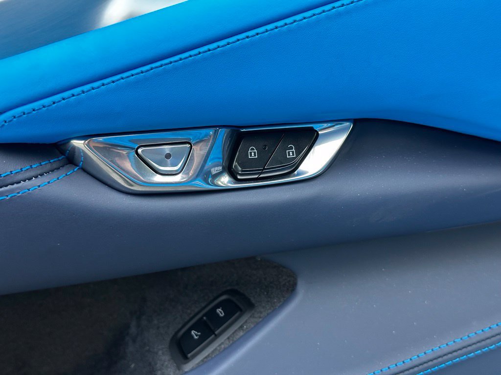Used 2021 Chevrolet Corvette Stingray Premium Cpe w/ Battery Protection Package RWD image 16