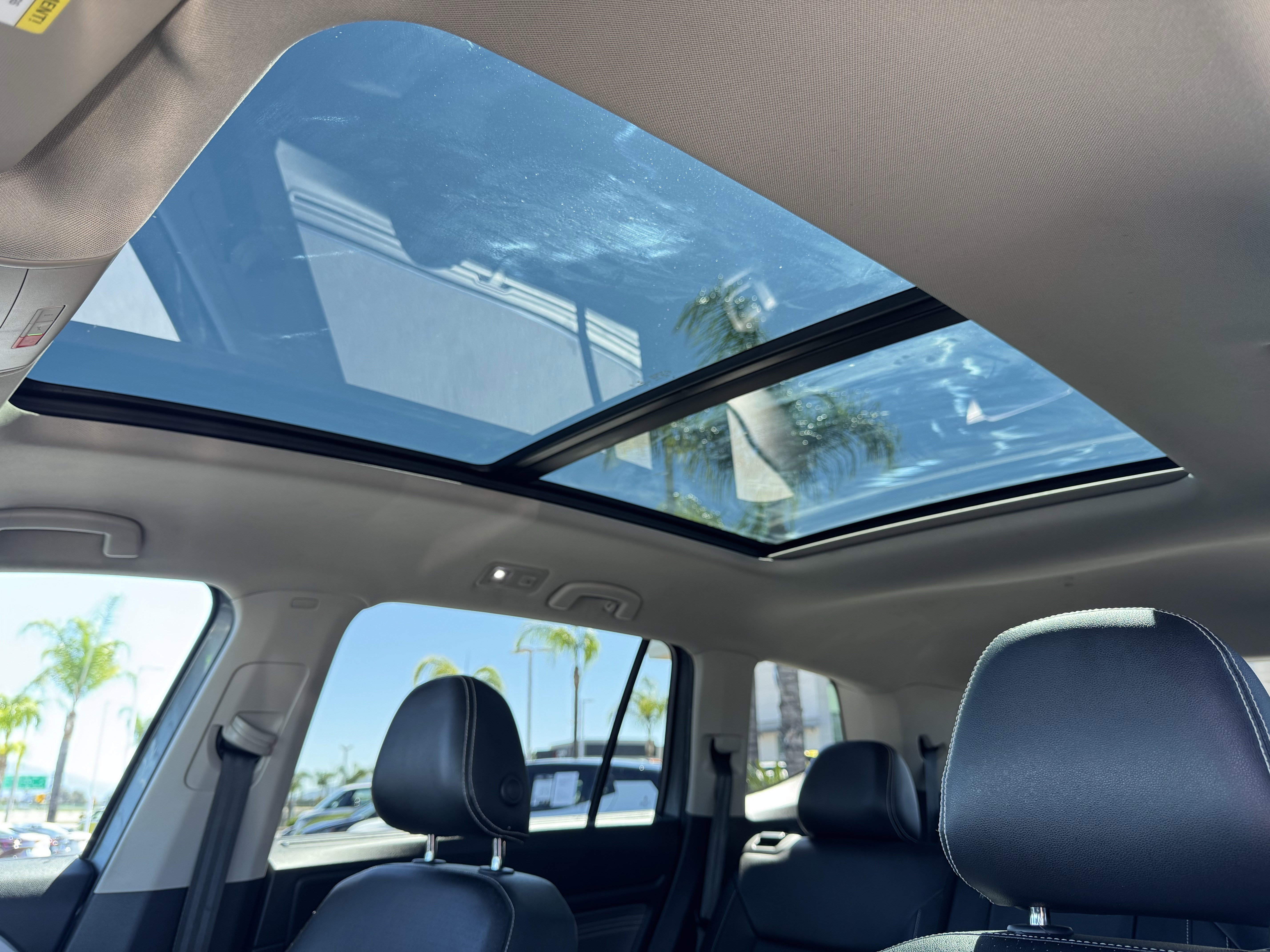 Used 2021 Volkswagen Atlas SEL R-Line image 33