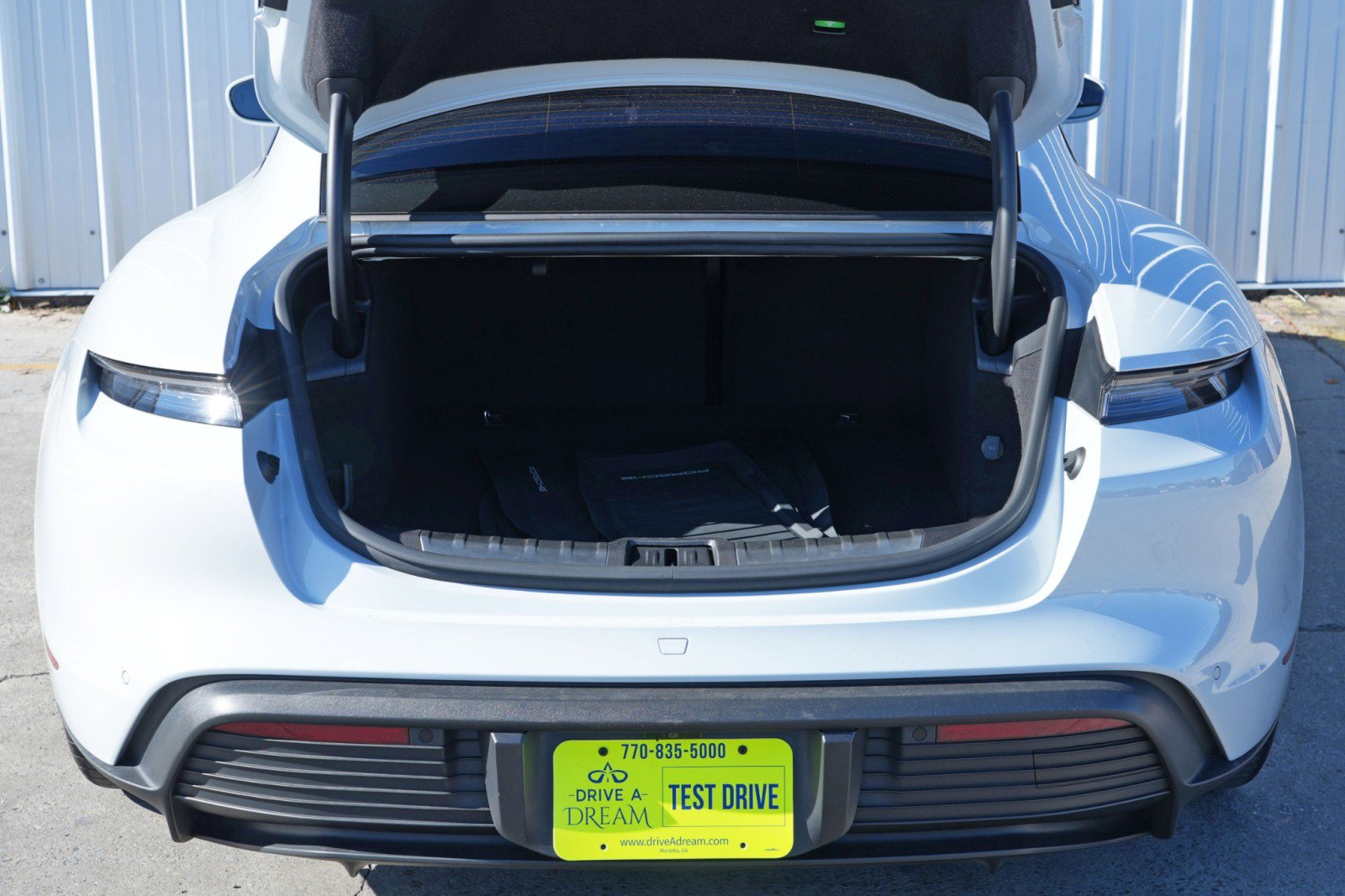 Used 2022 Porsche Taycan 4S AWD/4WD image 10