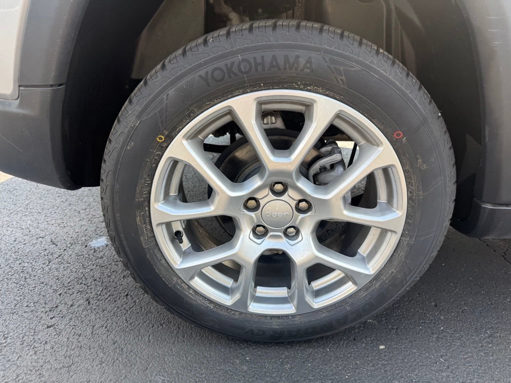 Used 2024 Jeep Compass Latitude AWD/4WD image 43