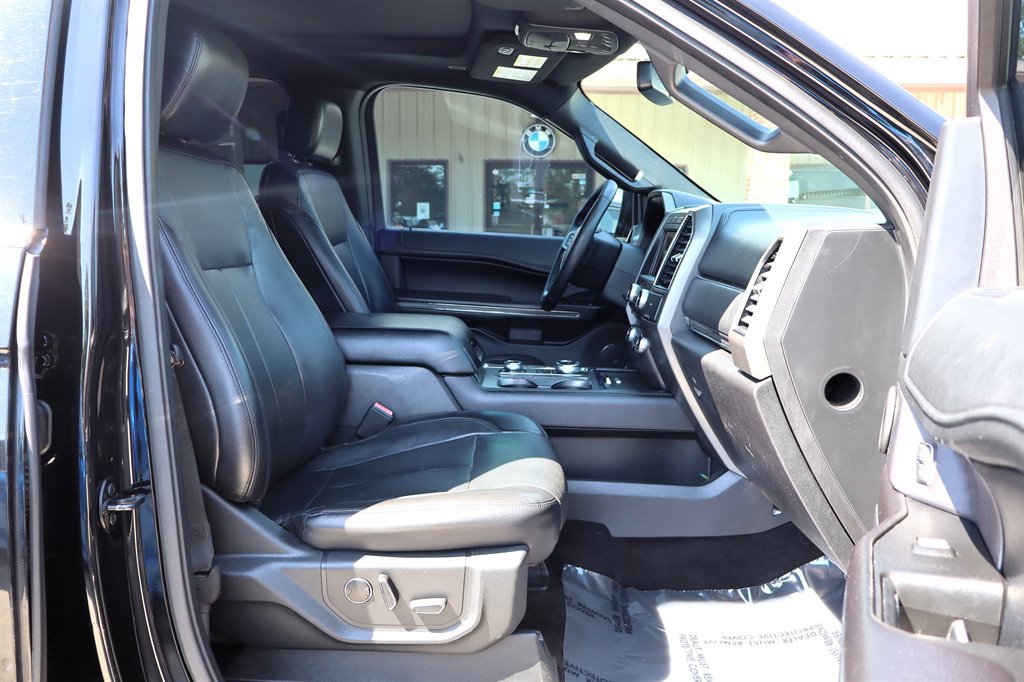 Used 2018 Ford Expedition Max XLT w/ Equipment Group 202A AWD/4WD image 18