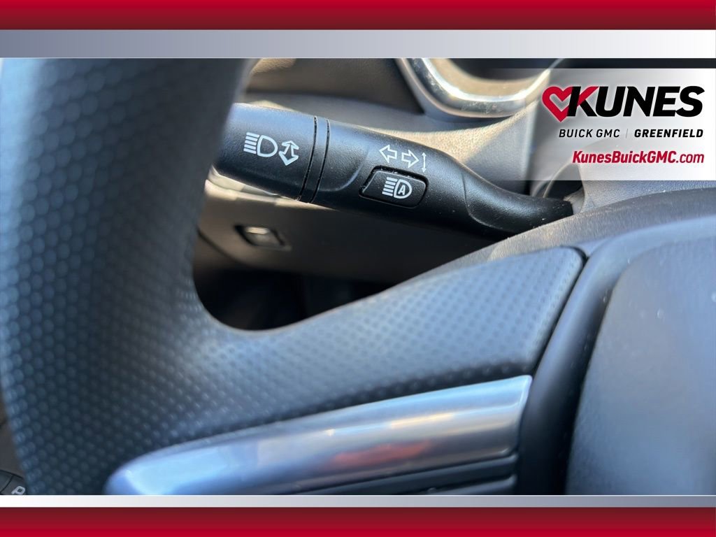 Used 2025 Chevrolet Blazer LT FWD image 24