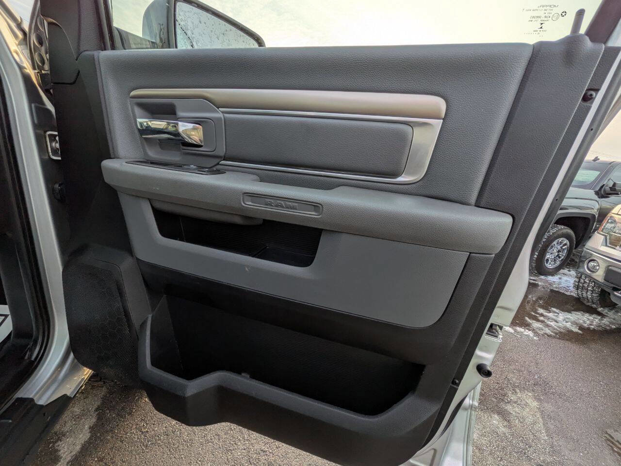 Used 2016 RAM 2500 SLT image 24