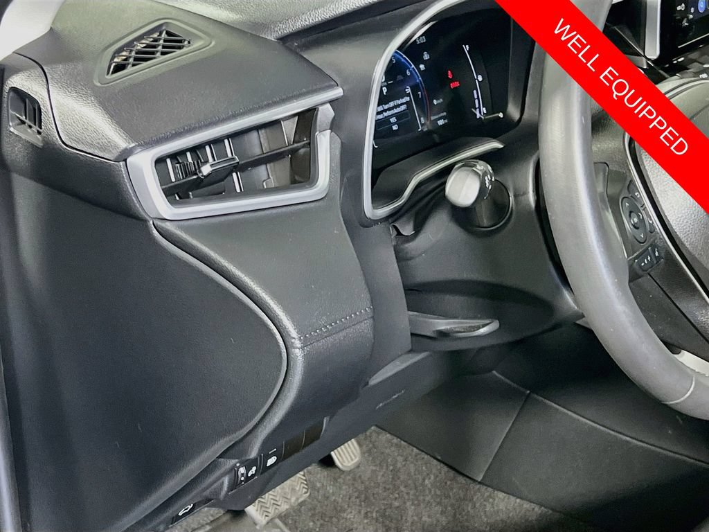 Used 2023 Toyota Corolla Cross XLE w/ Convenience Package FWD image 10