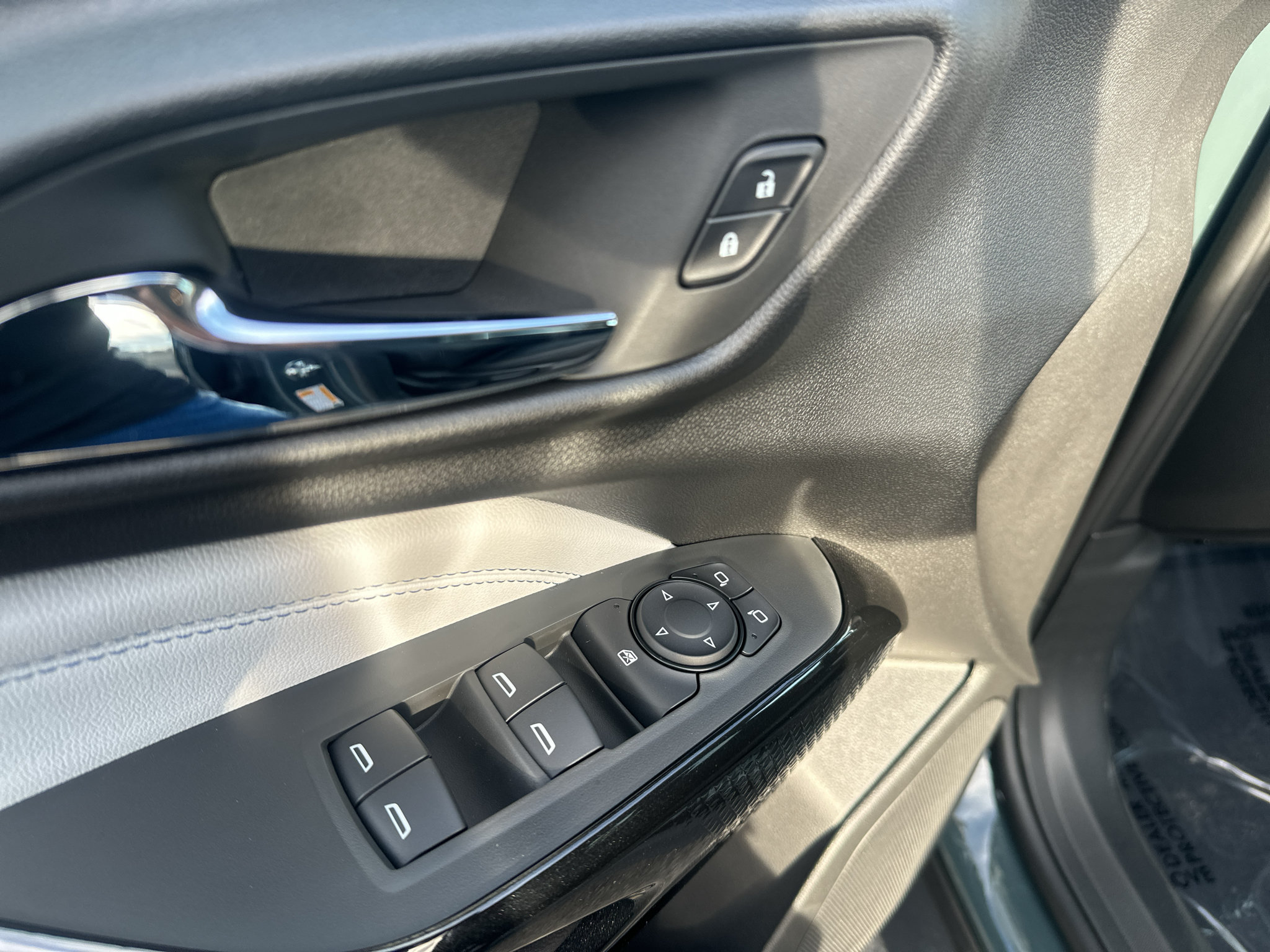 New 2026 Chevrolet Trax LT w/ Driver Confidence Package FWD image 16