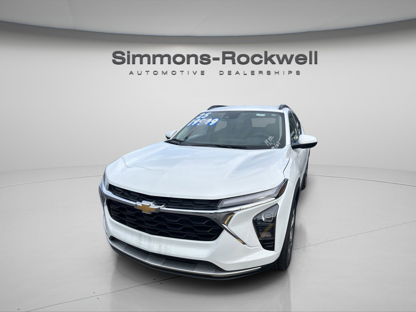 Used 2025 Chevrolet Trax LT w/ LT Convenience Package FWD image 3
