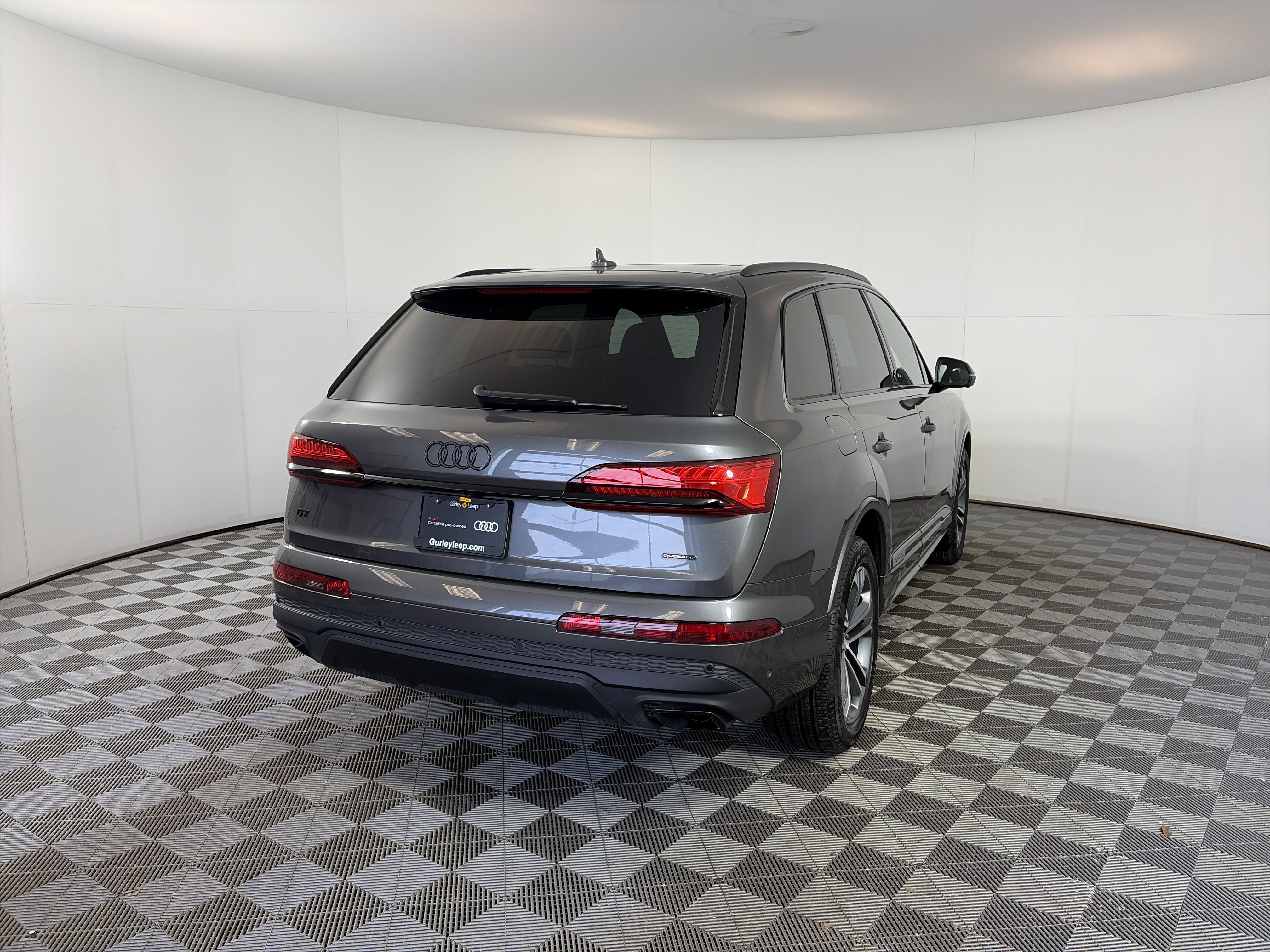Used 2025 Audi Q7 2.0T Premium w/ Convenience Plus Package AWD/4WD image 10