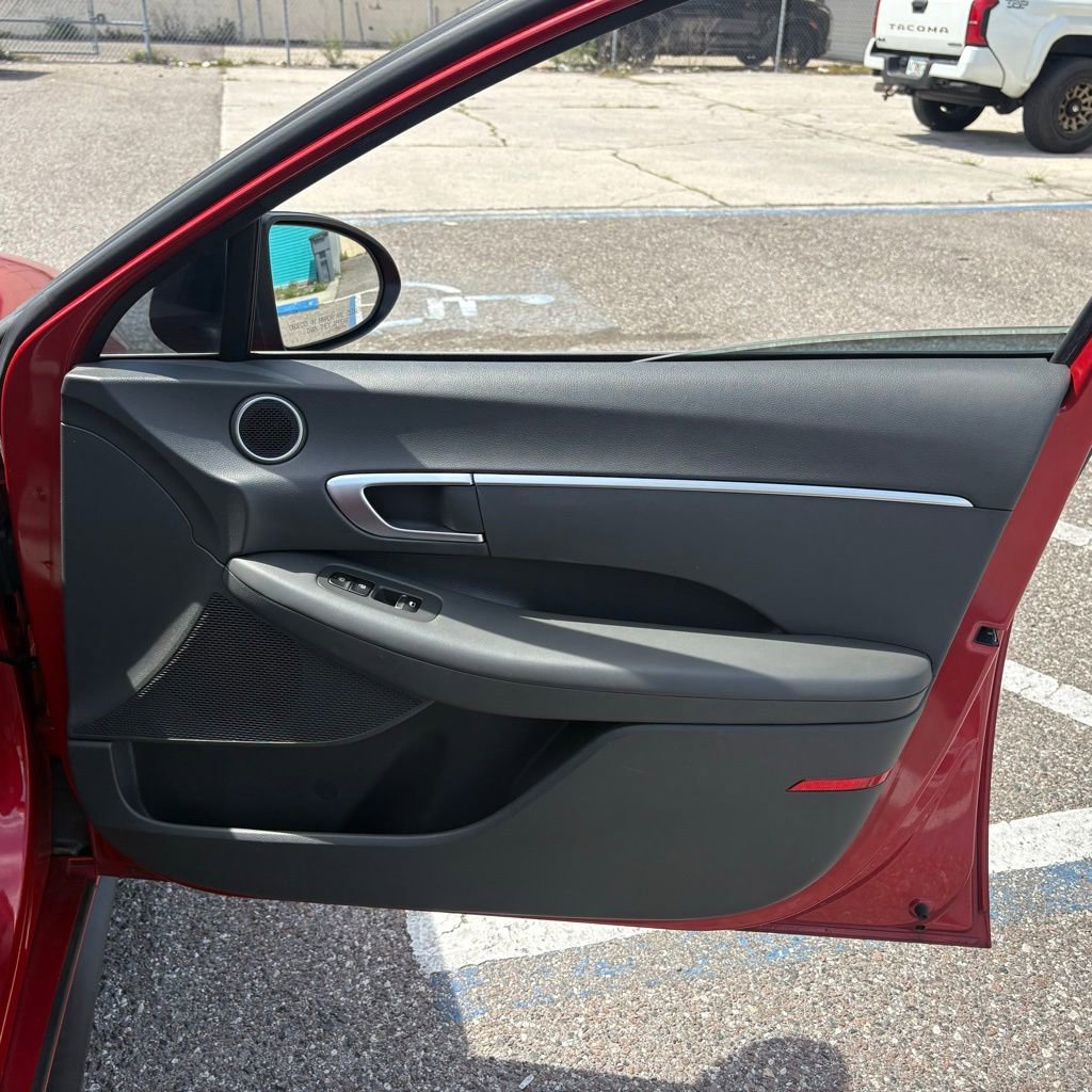 Used 2021 Hyundai Sonata SE w/ Preferred Accessory Package image 16