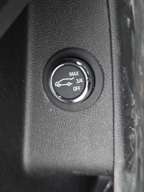 Used 2023 Chevrolet Traverse LT FWD image 28