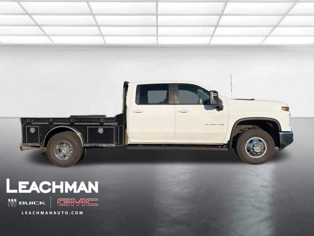 Used 2024 Chevrolet Silverado 3500 LT w/ Convenience Package image 2